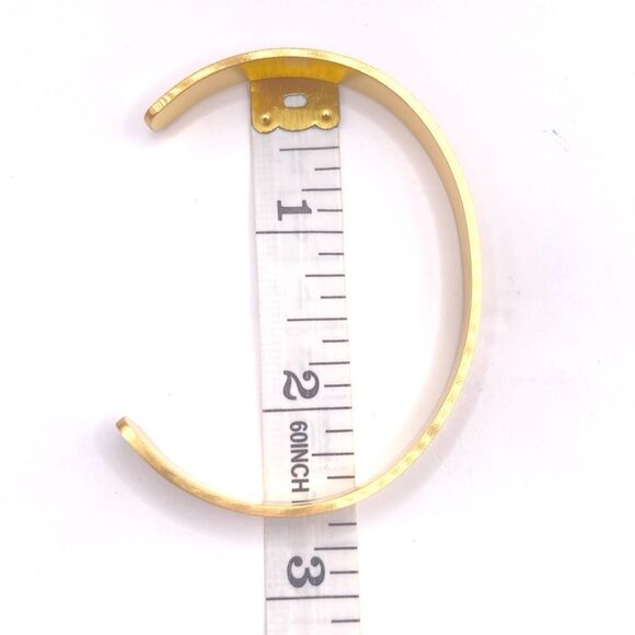 Minimalist gold I'm with you message cuff bracelet - Picture 4 of 4